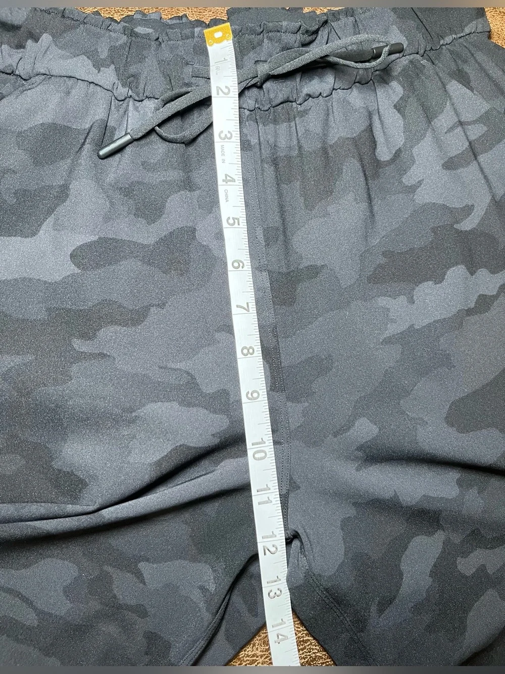 Lululemon Keep Moving Pant 7/8 High-Rise Incognito Camo Multi Grey Size 6 NWOT